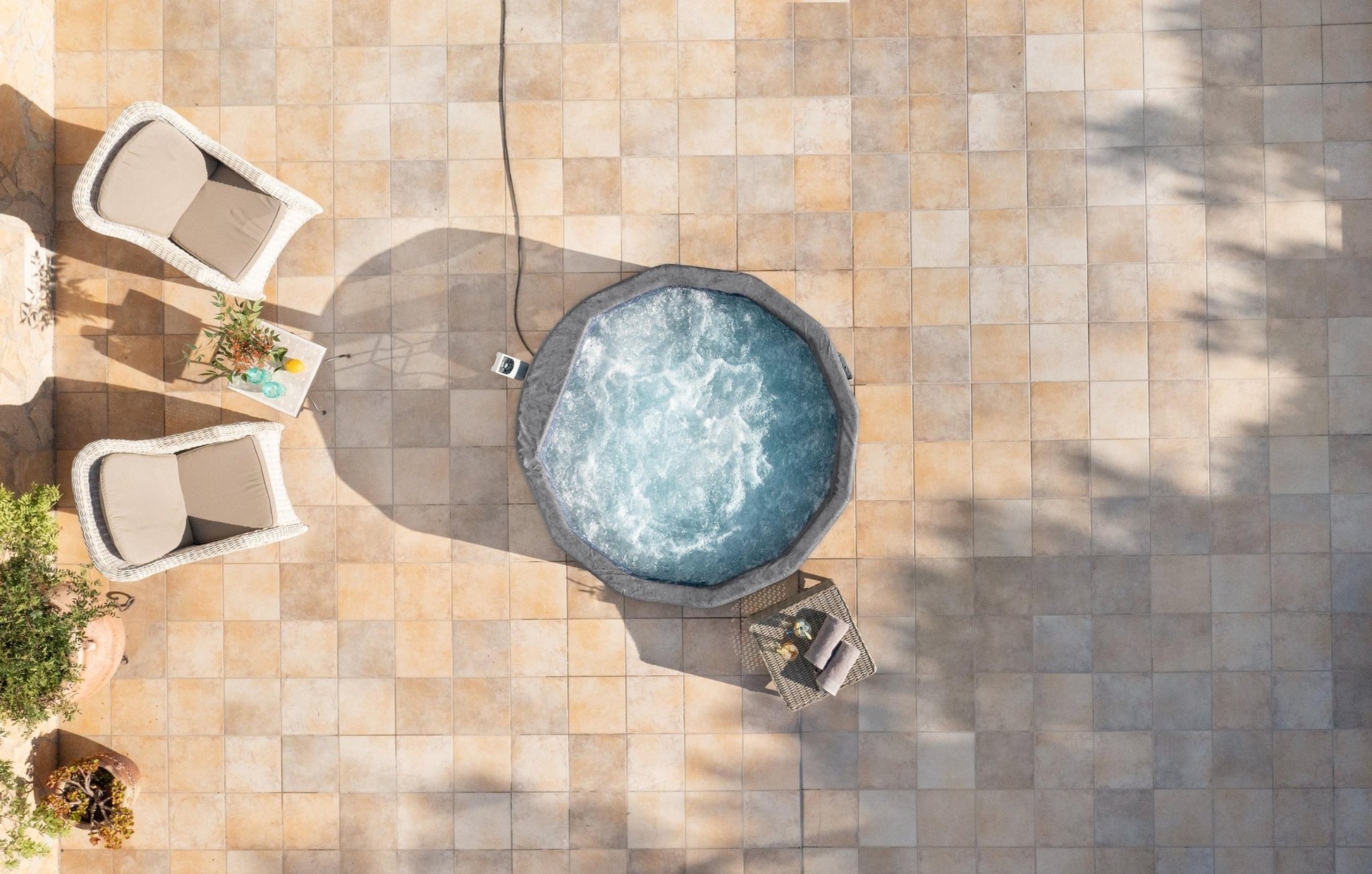 Lay - Z - Spa Carrara Foam Hot Tub (4–6 Person) – Energy Efficient ThermaCore™ Spa | New Forest Hot Tubs - New Forest Hot Tubs