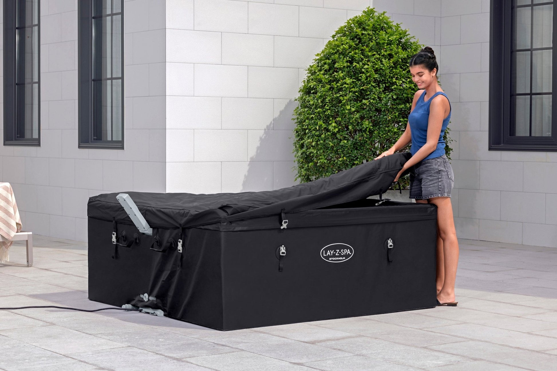 Lay - Z - Spa Stockholm Foam Hot Tub (4 - 6 Person) – Energy Efficient ThermaCore™ UltraFit™ AirJet™ Spa | New Forest Hot Tubs - New Forest Hot Tubs