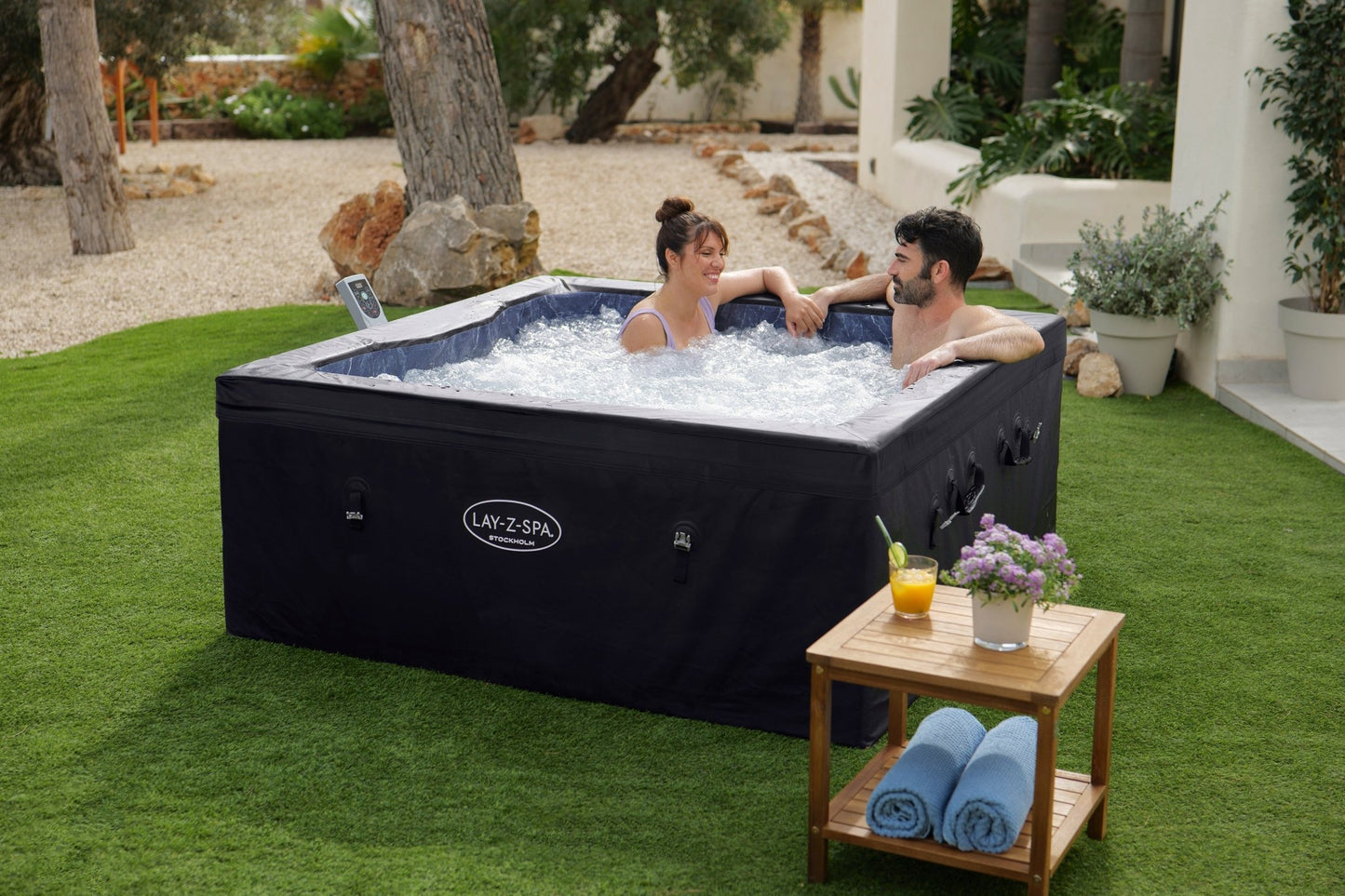Lay - Z - Spa Stockholm Foam Hot Tub (4 - 6 Person) – Energy Efficient ThermaCore™ UltraFit™ AirJet™ Spa | New Forest Hot Tubs - New Forest Hot Tubs