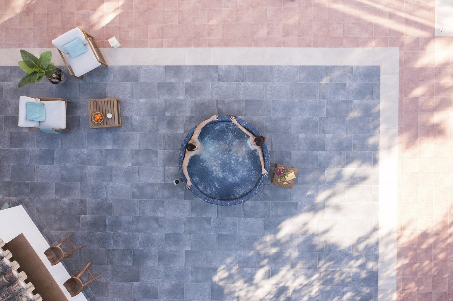 Lay - Z - Spa Toronto Foam Hot Tub (5–7 Person) – Energy Efficient ThermaCore™ UltraFit™ AirJet™ Spa | New Forest Hot Tubs - New Forest Hot Tubs